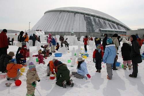 札幌雪まつりつどーむ会場へのアクセスと食事は？混雑するのはいつ？